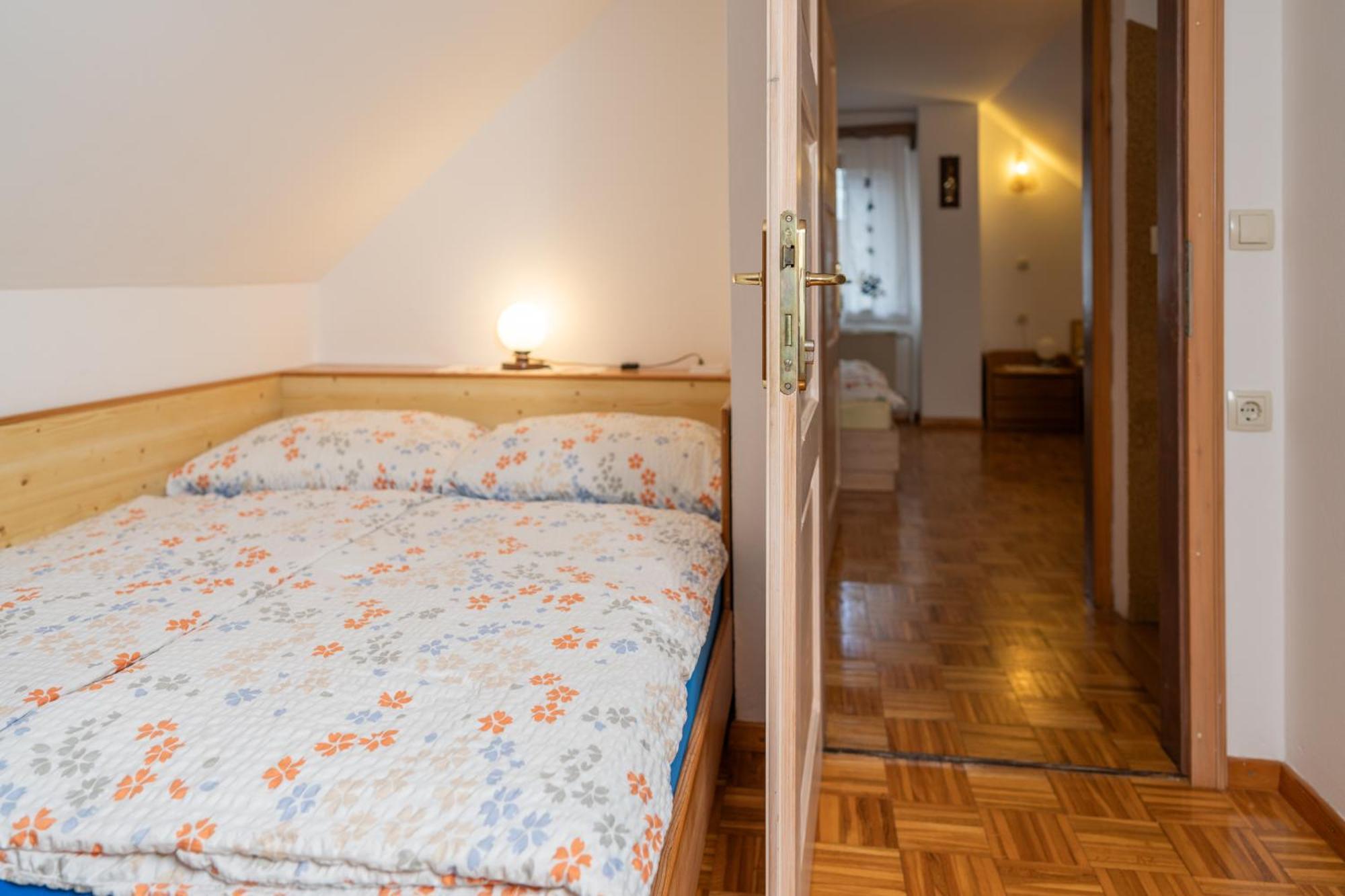 Holiday Home Pri Srni Бохинь Экстерьер фото